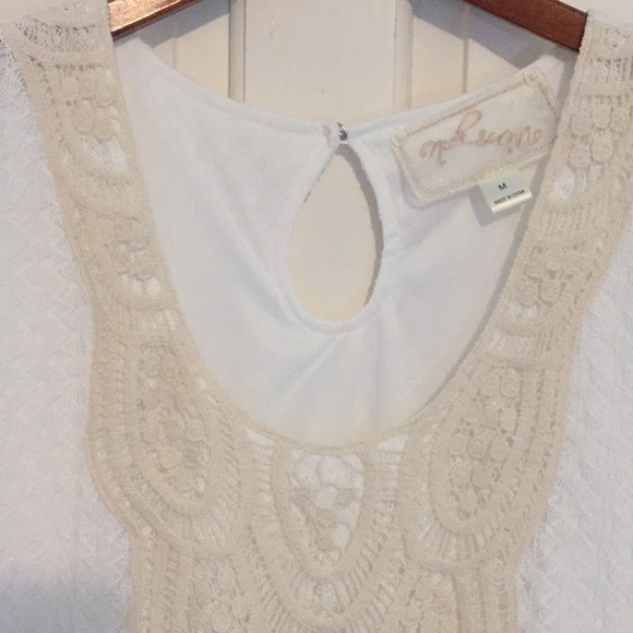 Gorgeous lace dress with short slip liner - Picture 2 of 8